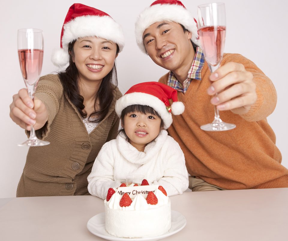 Japanese Christmas Traditions: Make Sponge Cake! - Little Passports