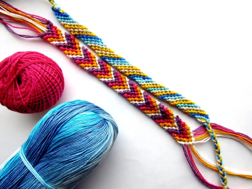 Friendship Bracelet Tutorial – A Yarn Story